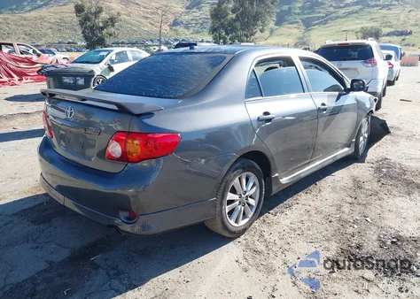2010 Toyota Corolla S z USA, uszkodzony, nr VIN 2T1BU4EE1AC442852